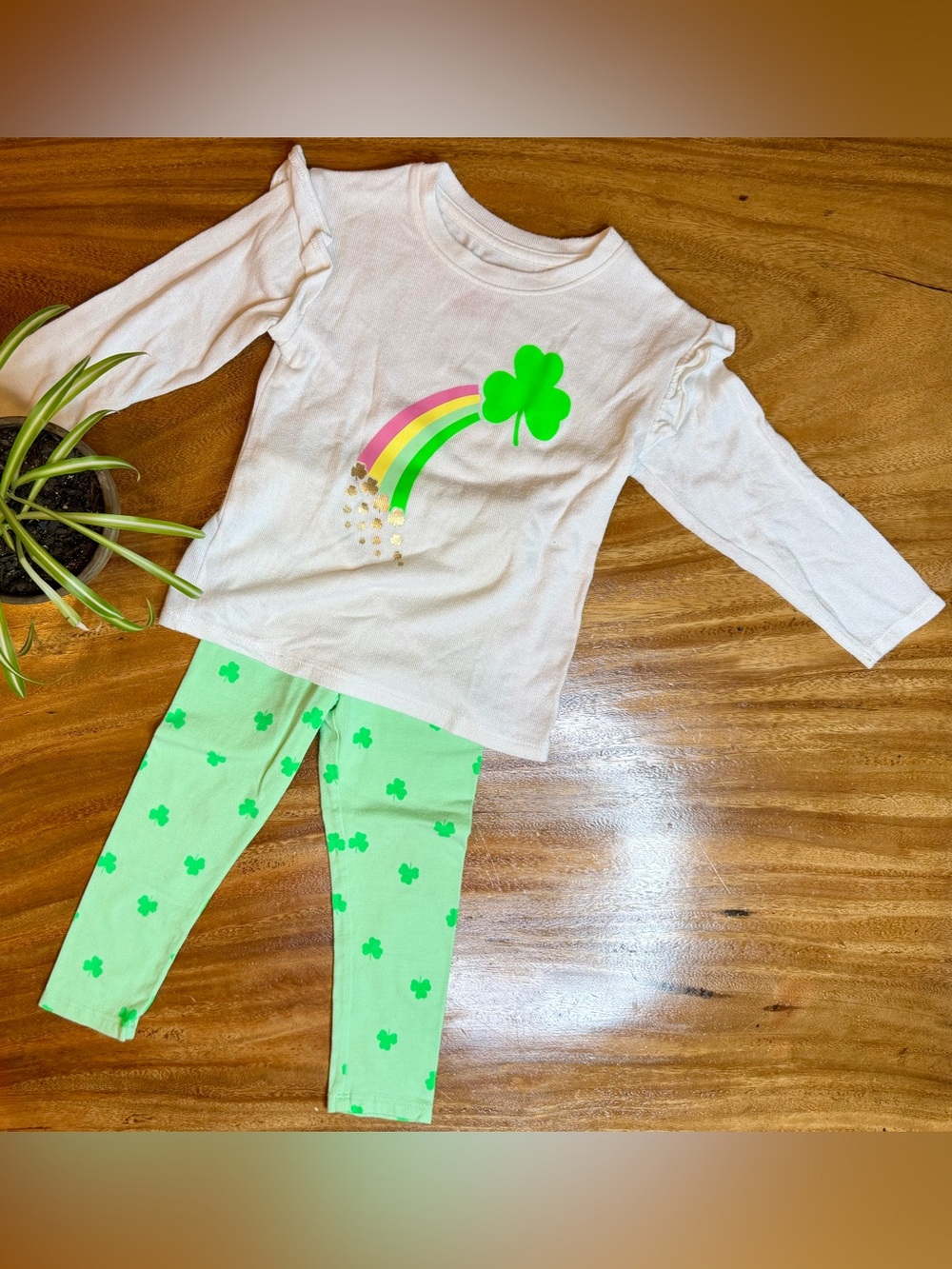 Cat & Jack | Girls St. Patrick’s Day Outfit (Shirt + Shamrock Leggings) - 2T